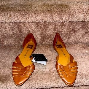 DV women’s flats size 8.5 tags still on